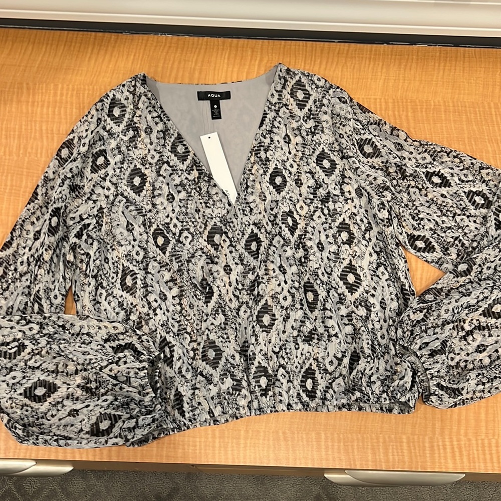 NWT Aqua Blouse black, gray and gold Size Medium